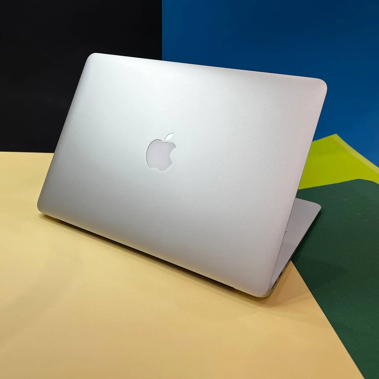 💻 USED Apple MacBook Air 13" (MMGF2) 2015, (i5/8GB/128GB) (Стан - 8.5/10 | гарантія - 1 міс.) - Cycle - 9