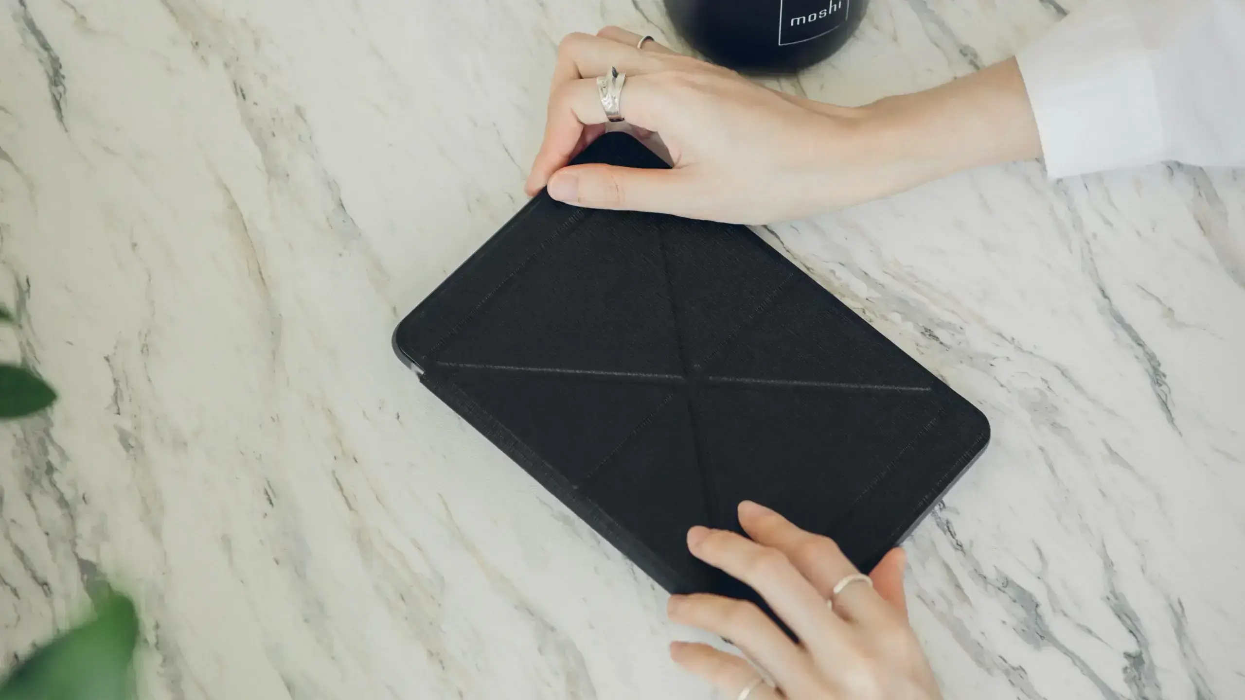 Moshi VersaCover Case with Folding Cover Charcoal Black for iPad Pro 12.9" M1 (6th/5th Gen) (99MO231604)