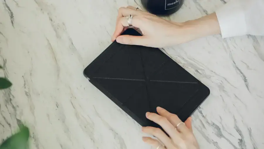 Moshi VersaCover Case with Folding Cover Charcoal Black for iPad Pro 12.9" M1 (6th/5th Gen) (99MO231604)