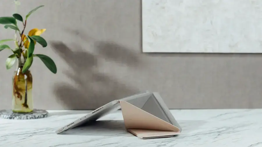 Moshi VersaCover Case with Folding Cover Savanna Beige for iPad Pro 11" (4th/1st Gen) (99MO231602)