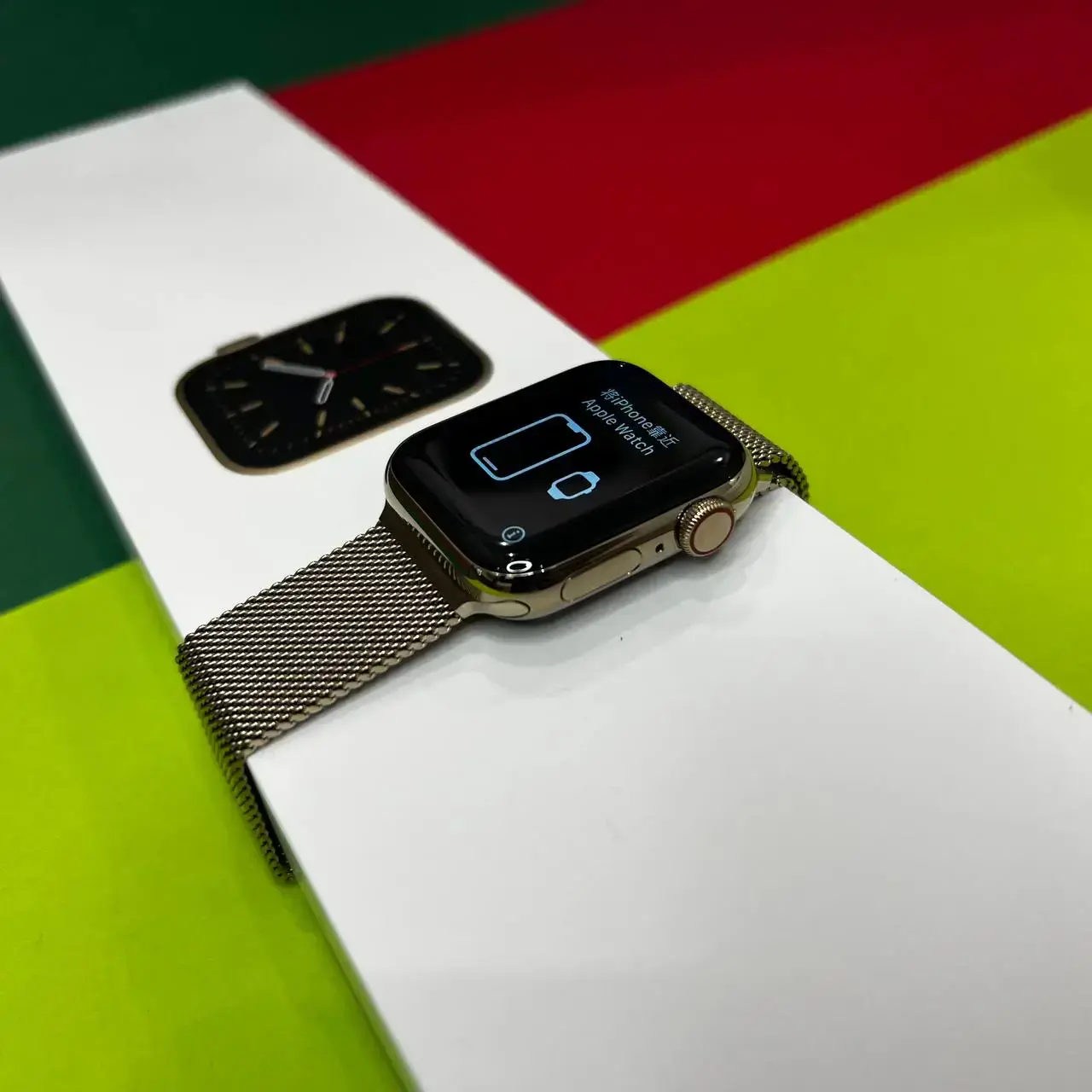 USED Apple Watch Series 6 GPS + Cellular 40mm Gold Stainless Steel Case (M02X3, M06W3)