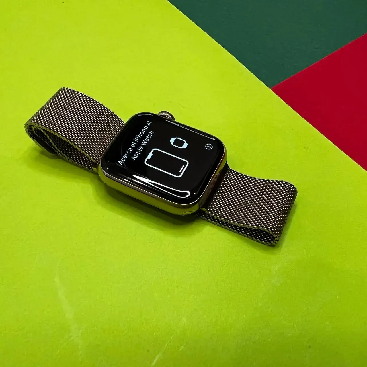USED Apple Watch Series 6 GPS + Cellular 40mm Gold Stainless Steel Case (M02X3, M06W3)