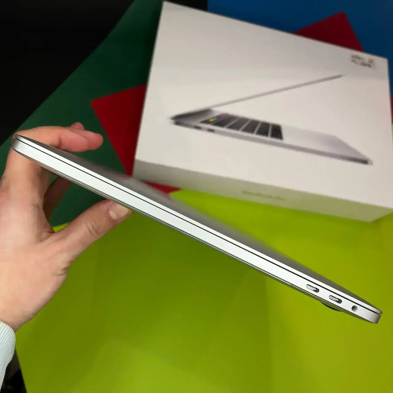 💻 USED MacBook Pro 15" Silver (MR962) 2018, (i7/16GB/256GB), (Стан - 9/10. Комплект - MacBook + З.П. | гарантія - 1 міс.) - Cycle 300