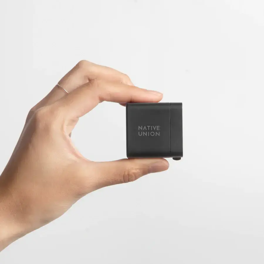 Мережевий зарядний пристрій Native Union Fast GaN Charger PD 35W Dual USB-C Port Black (FAST-PD35-BLK-EU)