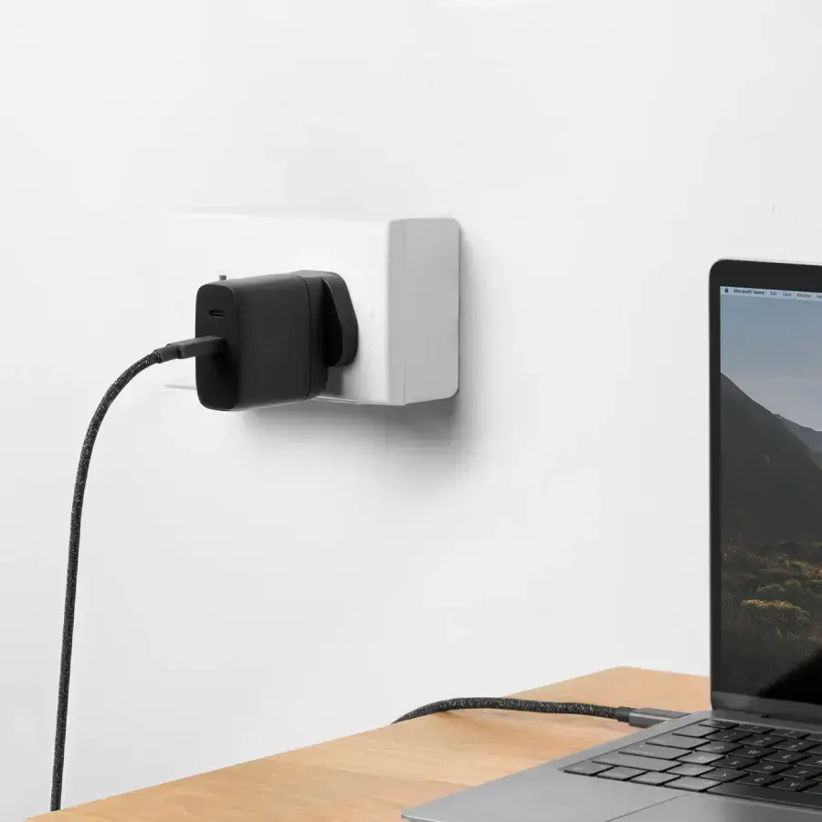 Мережевий зарядний пристрій Native Union Fast GaN Charger PD 67W Dual USB-C Port Black (FAST-PD67-BLK-INT)
