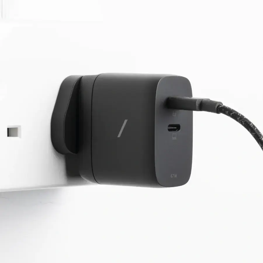 Мережевий зарядний пристрій Native Union Fast GaN Charger PD 67W Dual USB-C Port Black (FAST-PD67-BLK-INT)