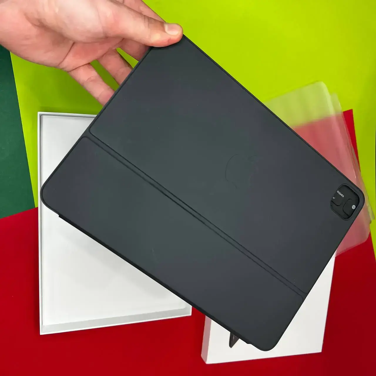 ⌨️ USED Apple Smart Keyboard Folio for iPad Pro 11-inch (1st, 2nd, 3rd or 4th generation) or iPad Air (4th or 5th generation) (MXNK2), (Стан - 9/10, гарантія - 1 міс.)