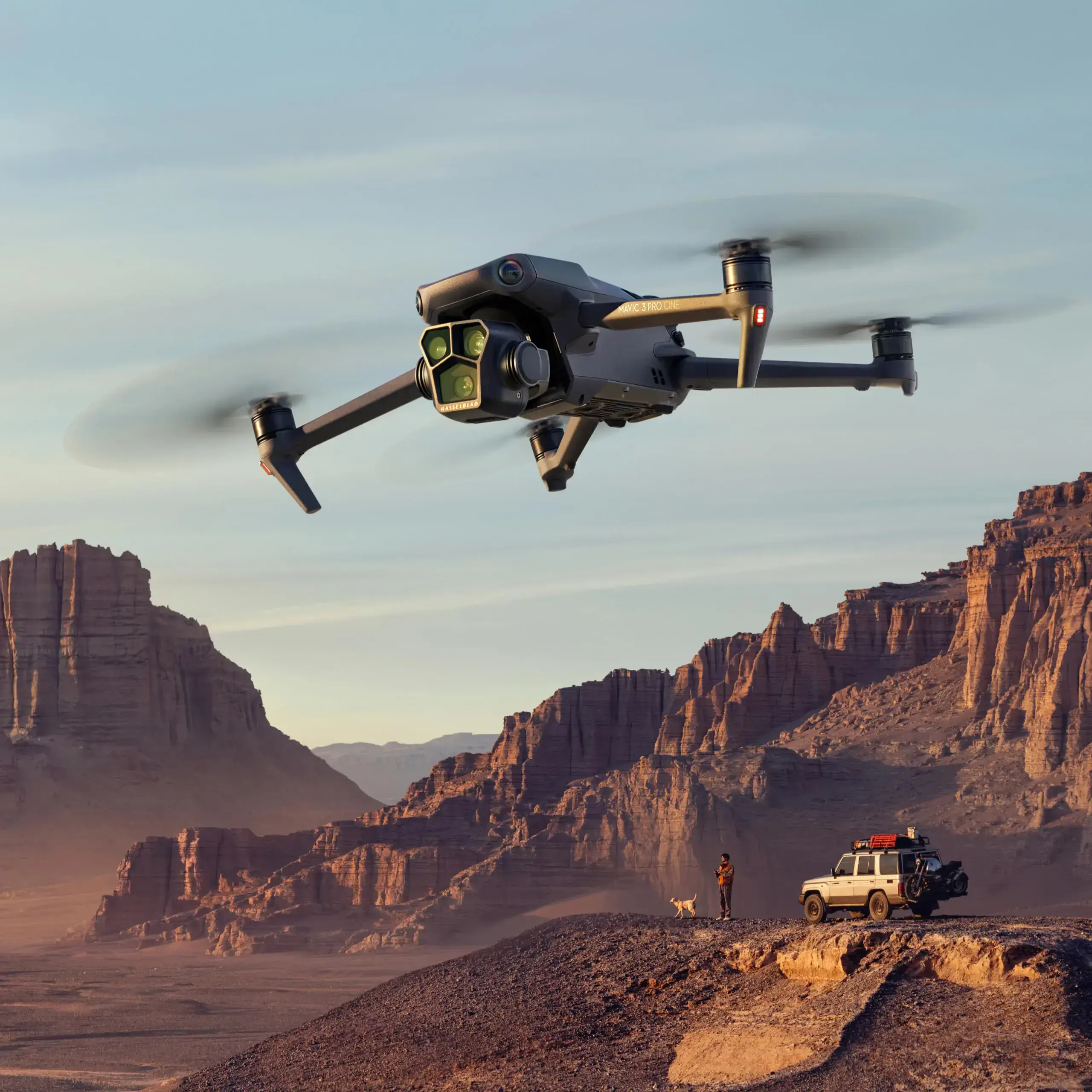 Квадрокоптер DJI Mavic 3 Pro Fly More Combo with DJI RC Pro (CP.MA.00000662.01)