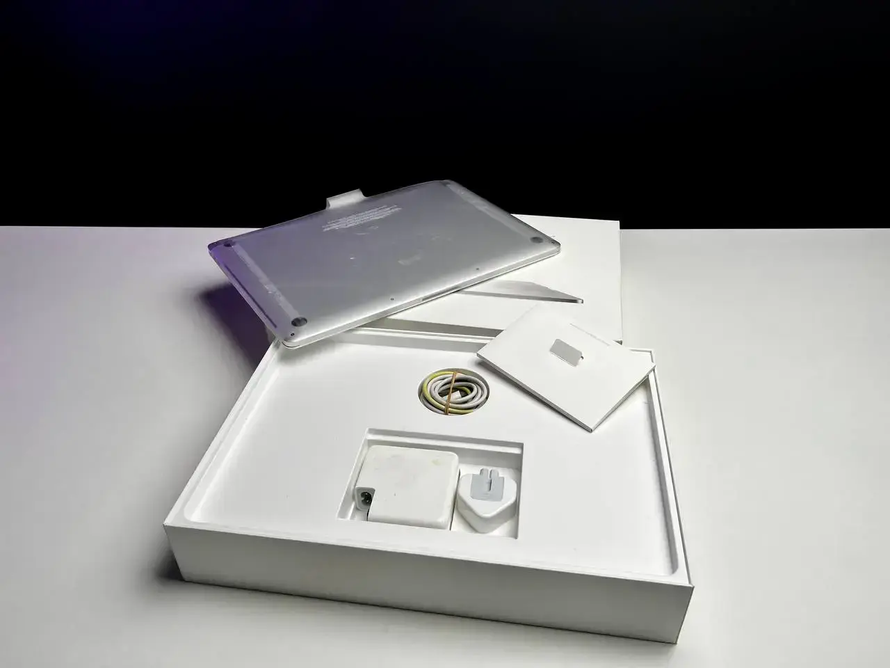 💻 MacBook Pro 15" Silver (MLW72) 2016 (Стан - 8.5/10. Комплект - повний | гарантія - 1 міс.) - Cycle 0