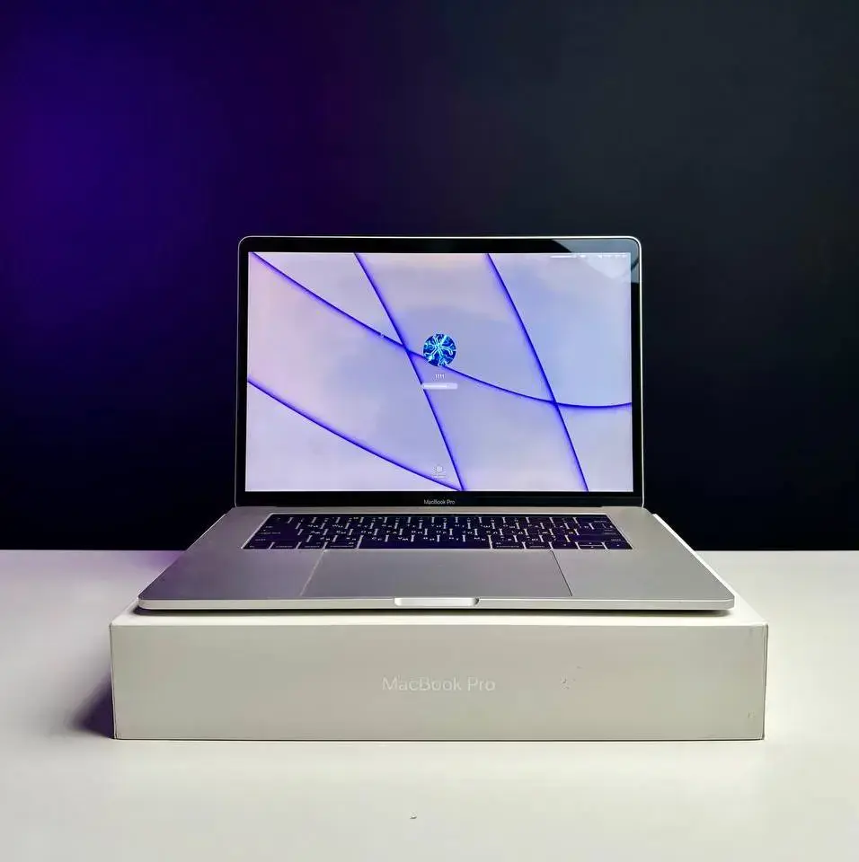 💻 MacBook Pro 15" Silver (MLW72) 2016 (Стан - 8.5/10. Комплект - повний | гарантія - 1 міс.) - Cycle 0