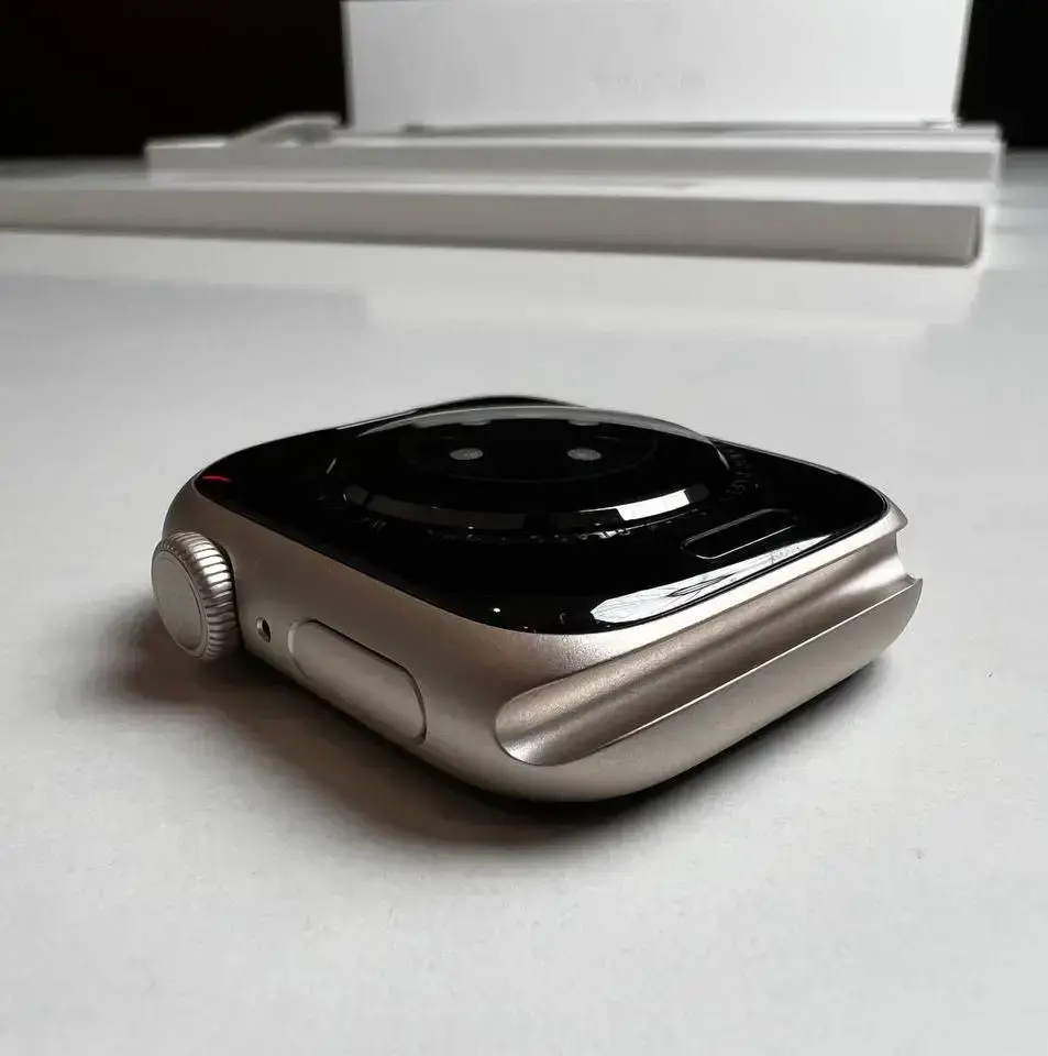 ⏰OPEN BOX Apple Watch Series 8 GPS 41mm Starlight Aluminum Case with Starlight Sport Band - Regular (MNP63)