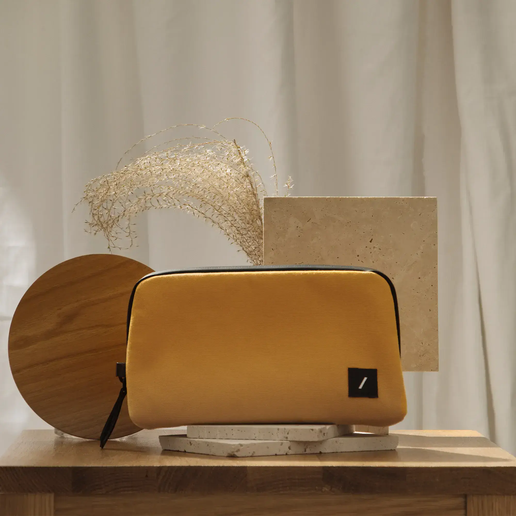 Органайзер Native Union W.F.A Tech Organizer - Kraft (STOW-LT-ORG-KFT)