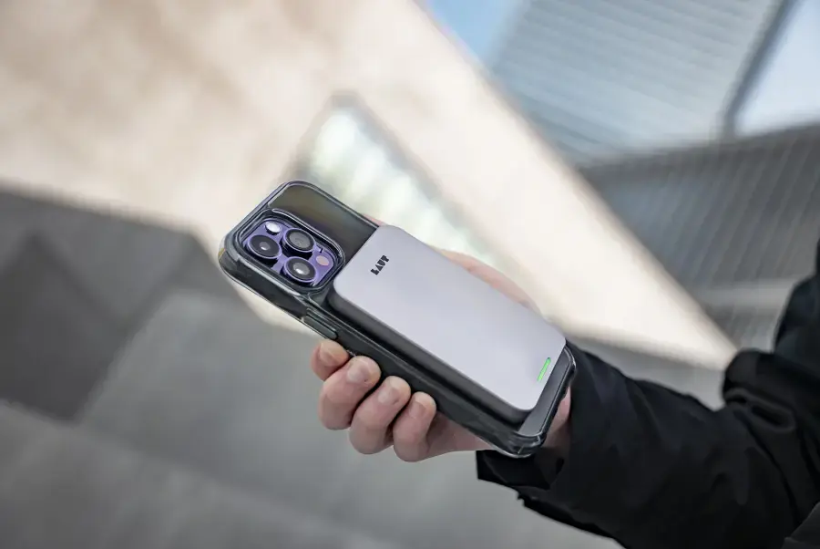 Портативний зарядний пристрій LAUT Power Charge Crystal with MagSafe Power Bank 5000mAh - Black (L_PCC_BK)