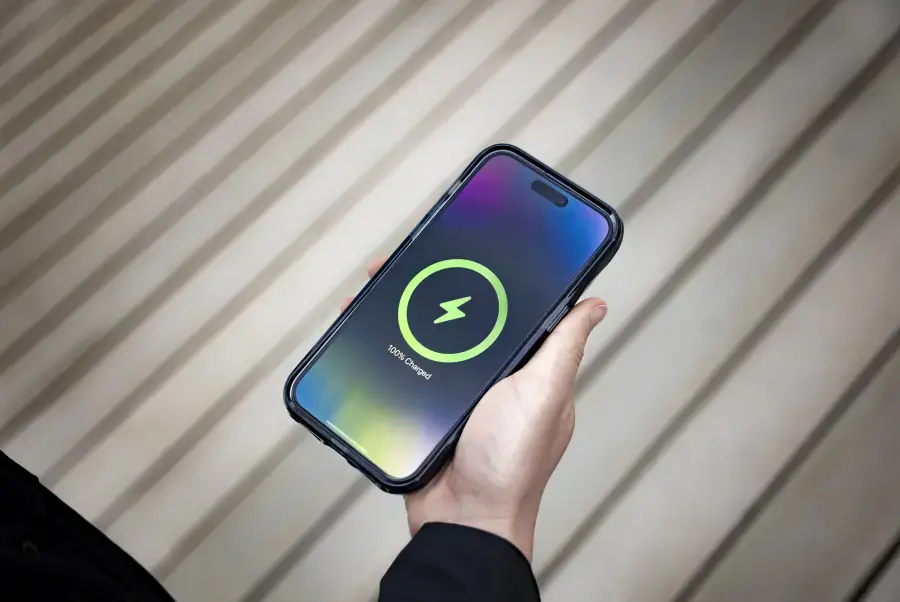 Портативний зарядний пристрій LAUT Power Charge Crystal with MagSafe Power Bank 5000mAh - Black (L_PCC_BK)