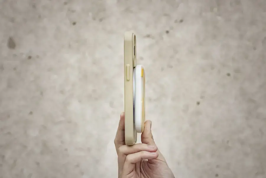 Портативний зарядний пристрій LAUT Power Charge Handy with MagSafe Power Bank 5000mAh - Pink (L_PCH_PM)