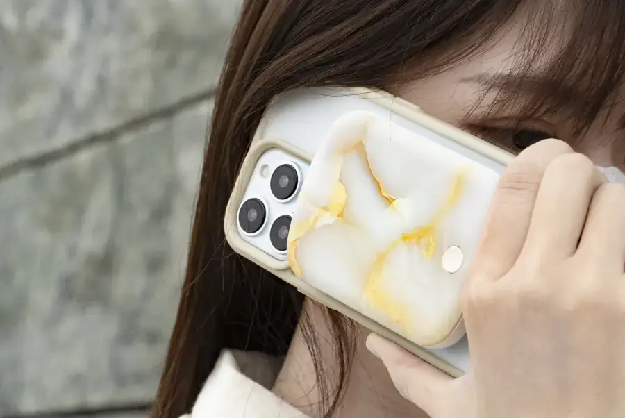 Портативний зарядний пристрій LAUT Power Charge Handy with MagSafe Power Bank 5000mAh - White (L_PCH_WM)