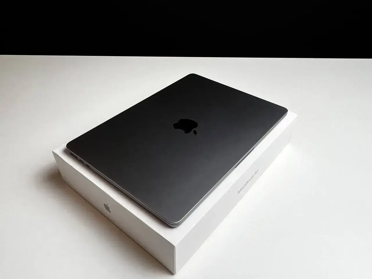 💻 USED MacBook Air 13.6" Space Gray 2022 (MLXW3), (М2/8GB/256SSD) (Стан - 10/10. Комплект - повний | гарантія - 1 міс.) - Cycle 75