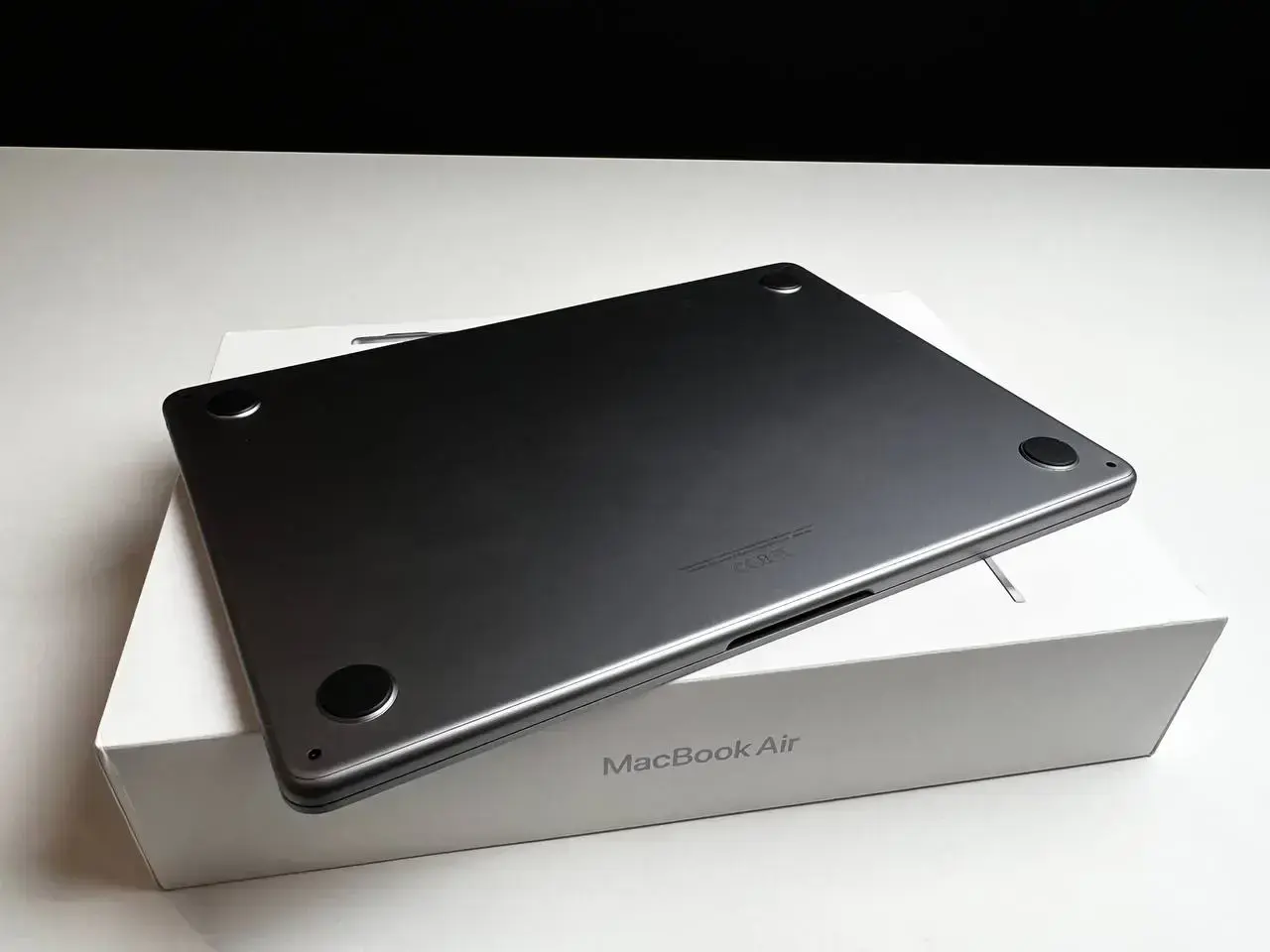 💻 USED MacBook Air 13.6" Space Gray 2022 (MLXW3), (М2/8GB/256SSD) (Стан - 10/10. Комплект - повний | гарантія - 1 міс.) - Cycle 75