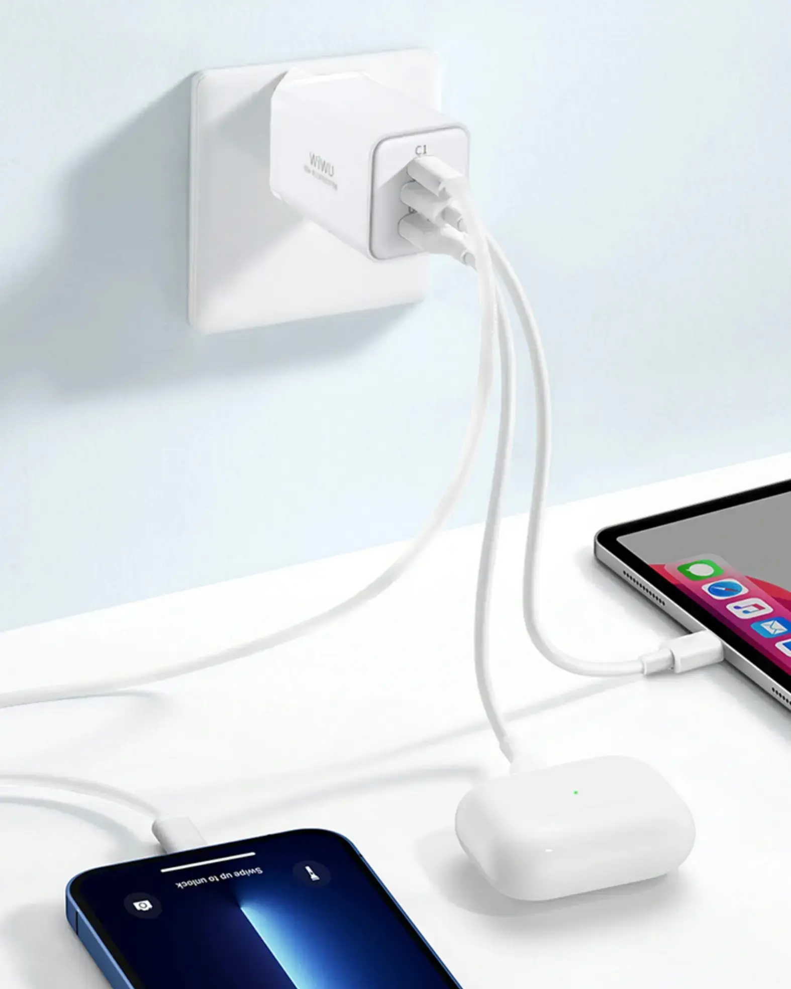 Зарядное устройство WIWU GaN Fast Travel Charge Series 2xUSB-C+USB 65W White (X-TR-259AEU)