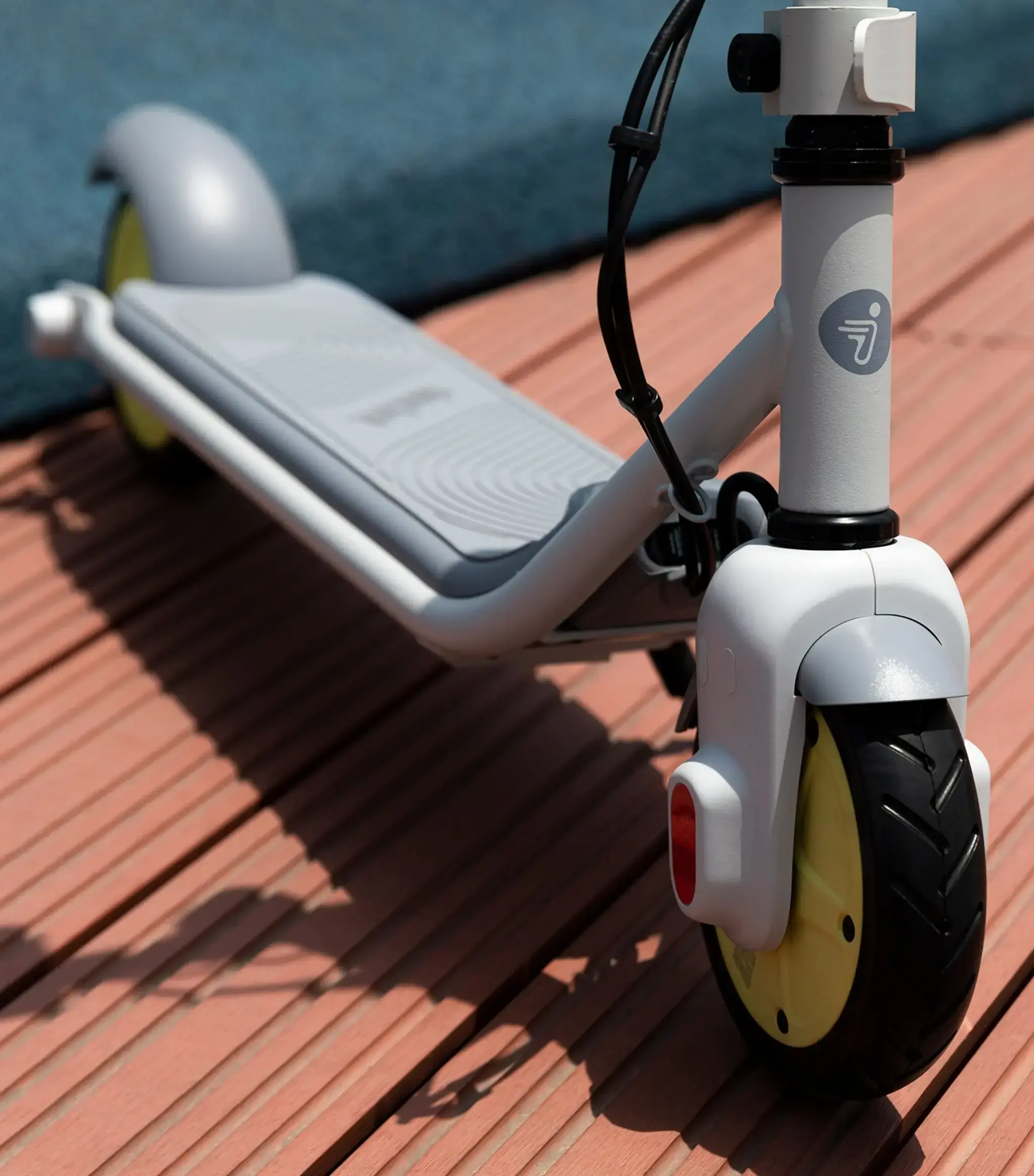 Электросамокат Ninebot by Segway eKickScooter ZING C8 - White (AA.00.0011.61)