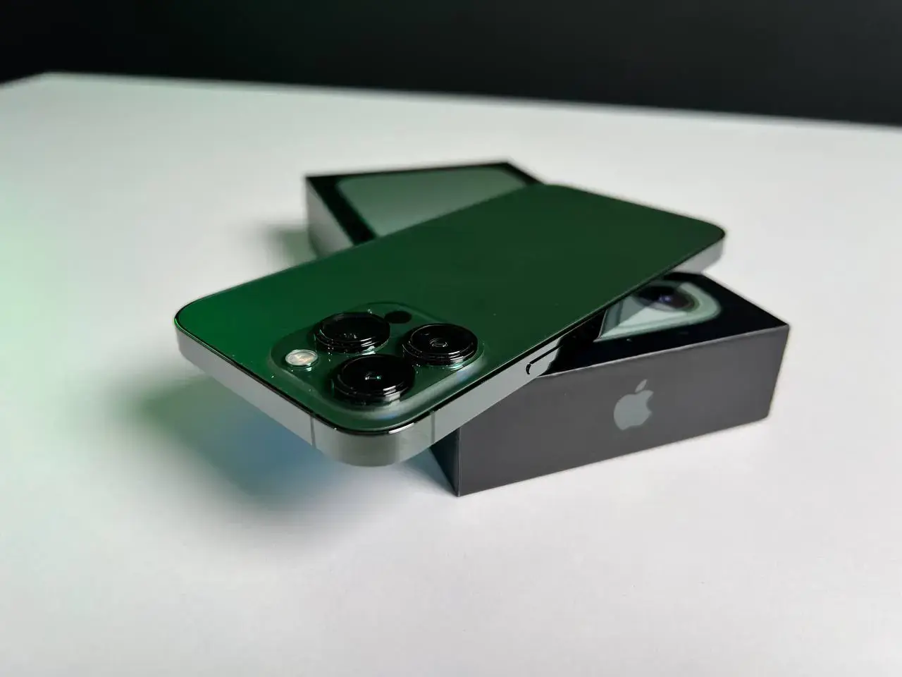 📲USED Apple iPhone 13 Pro 256GB Alpine Green (MNDU3, MNE33)🔋92% (Стан - 8.5/10, Комплект - повний | гарантія - 1 міс.)