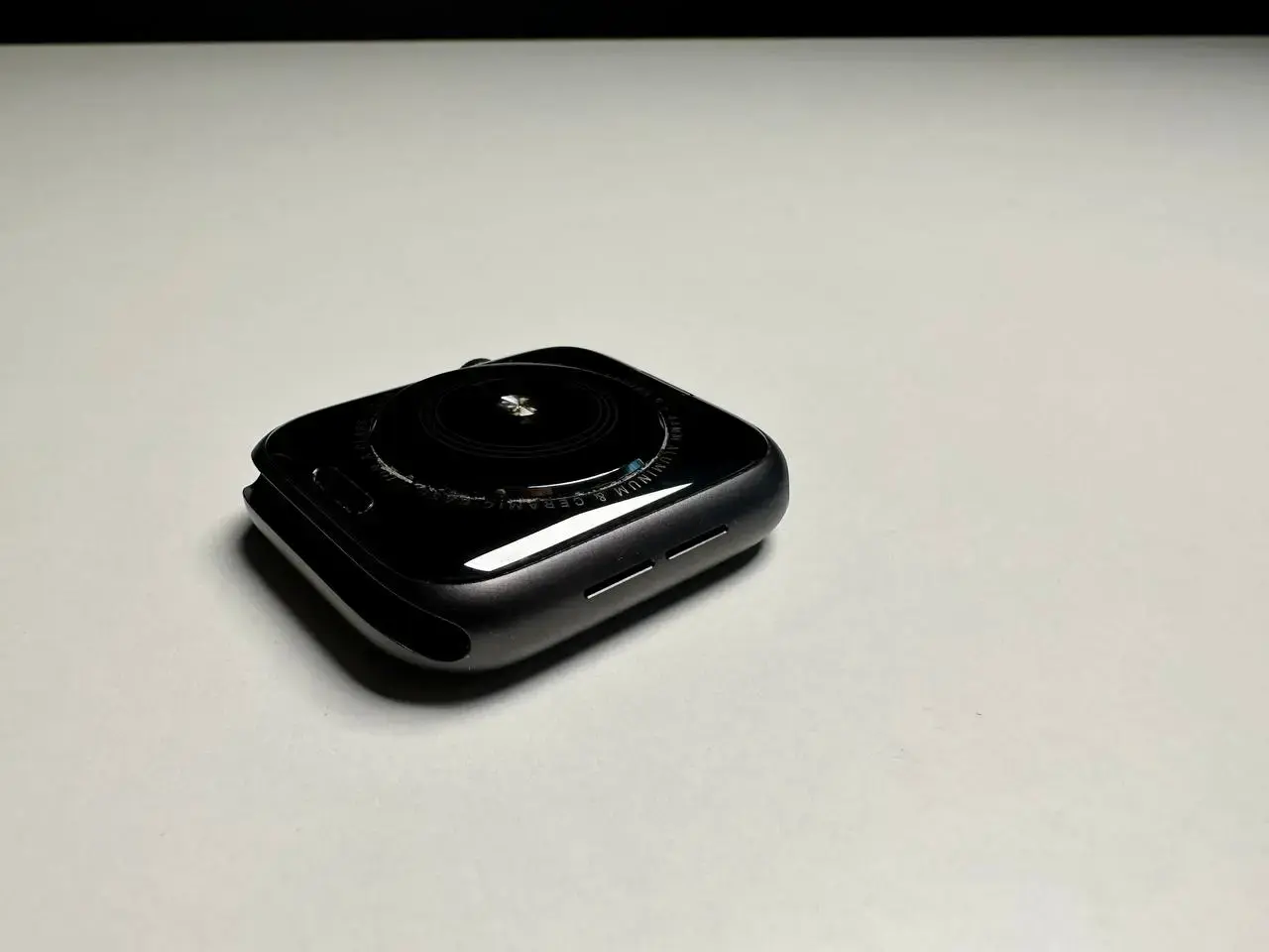 USED Apple Watch Series 5 GPS 44mm Space Gray Aluminum Case with Black Sport Band (MWVF2)