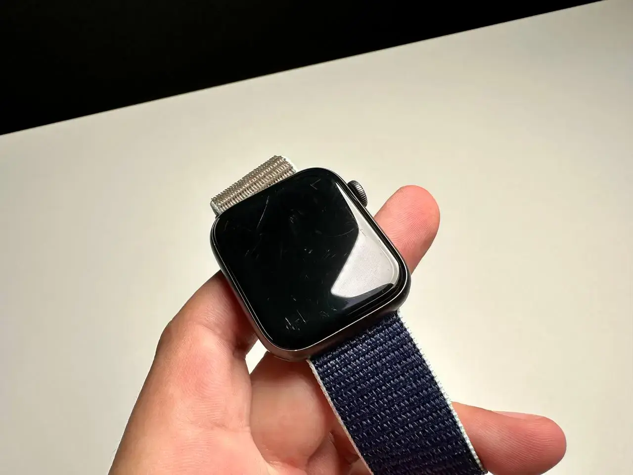 USED Apple Watch Series 5 GPS 44mm Space Gray Aluminum Case with Black Sport Band (MWVF2)