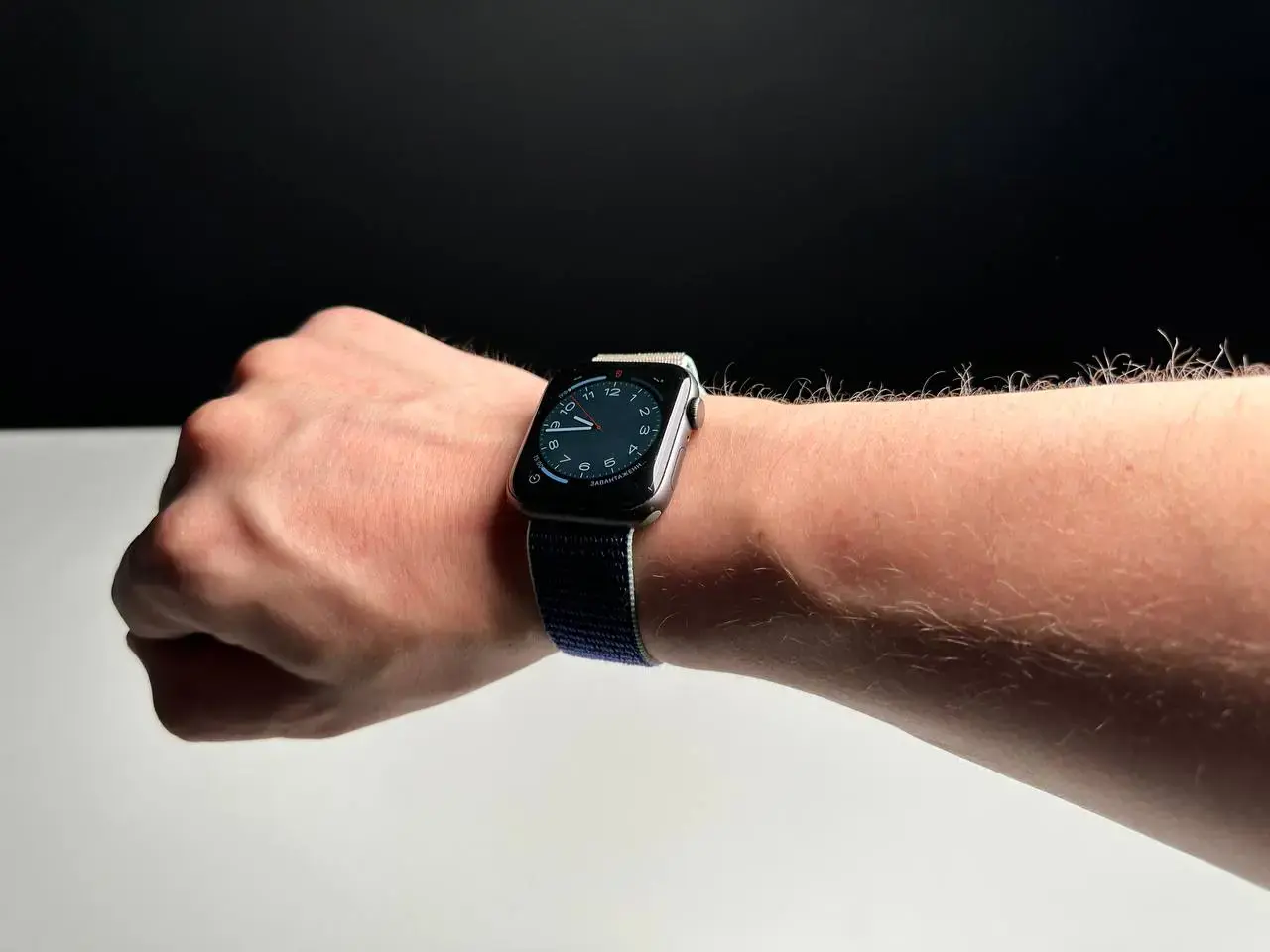 USED Apple Watch Series 5 GPS 44mm Space Gray Aluminum Case with Black Sport Band (MWVF2)