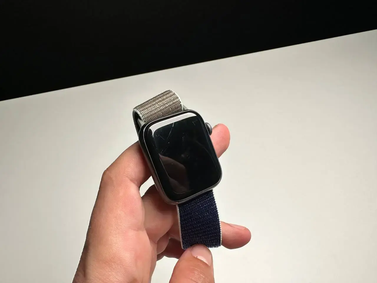 USED Apple Watch Series 5 GPS 44mm Space Gray Aluminum Case with Black Sport Band (MWVF2)