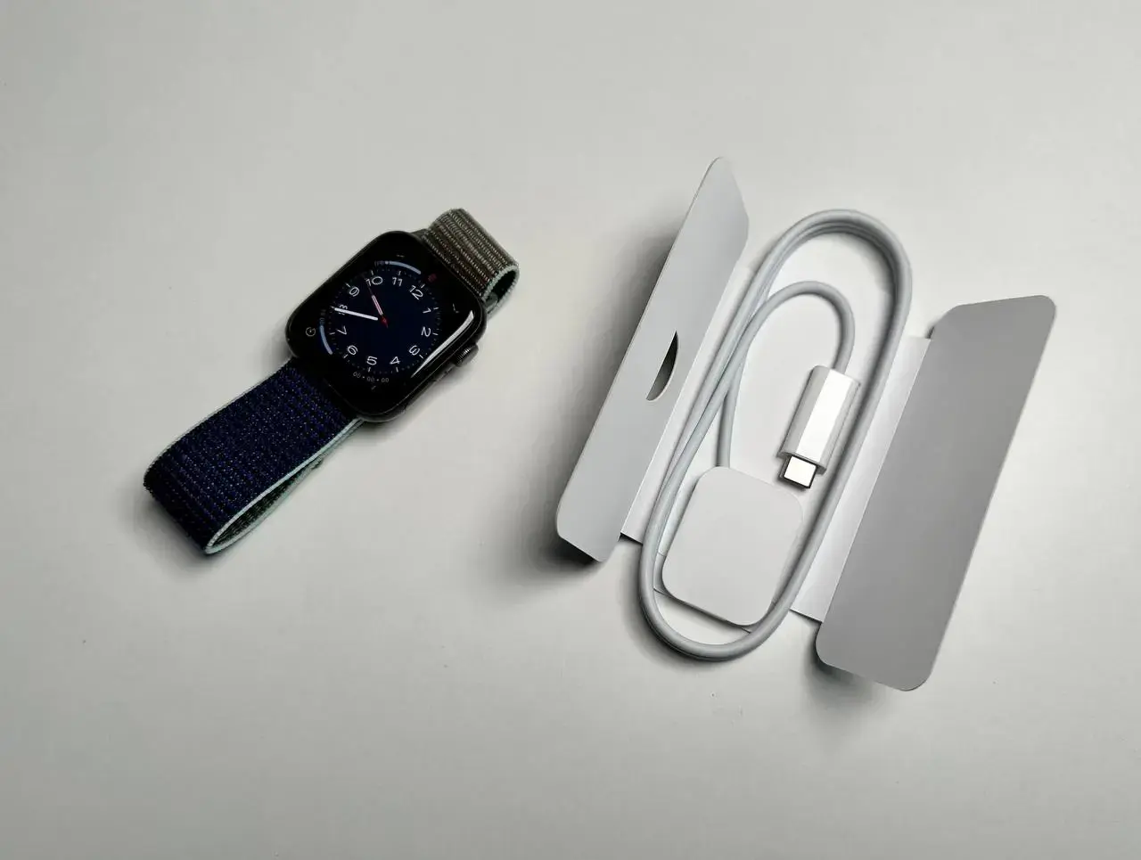 USED Apple Watch Series 5 GPS 44mm Space Gray Aluminum Case with Black Sport Band (MWVF2)