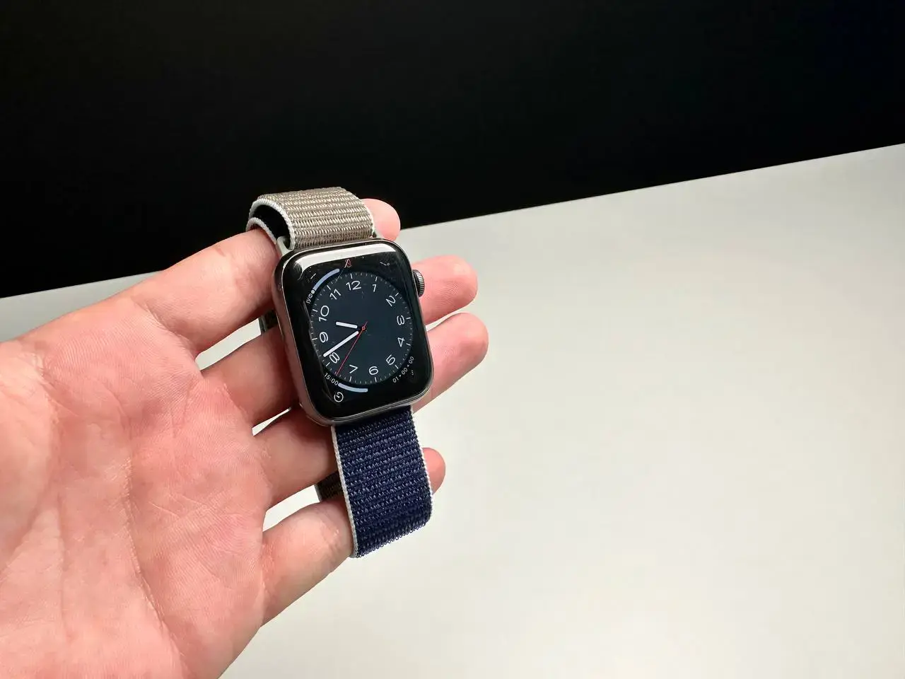 USED Apple Watch Series 5 GPS 44mm Space Gray Aluminum Case with Black Sport Band (MWVF2)