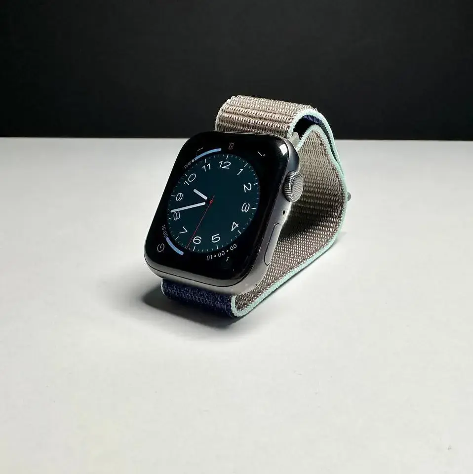 USED Apple Watch Series 5 GPS 44mm Space Gray Aluminum Case with Black Sport Band (MWVF2)