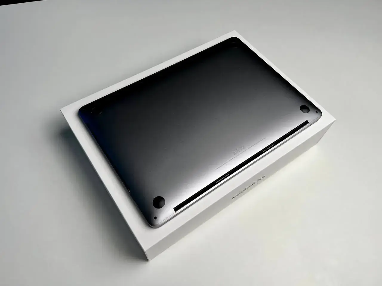 USED MacBook Pro 13" Space Gray (Z0Y60002F) 2020 (i5/32GB/512SSD)(Стан - 9/10. Комплект - повний | гарантія - 1 міс.) - Cycle 0