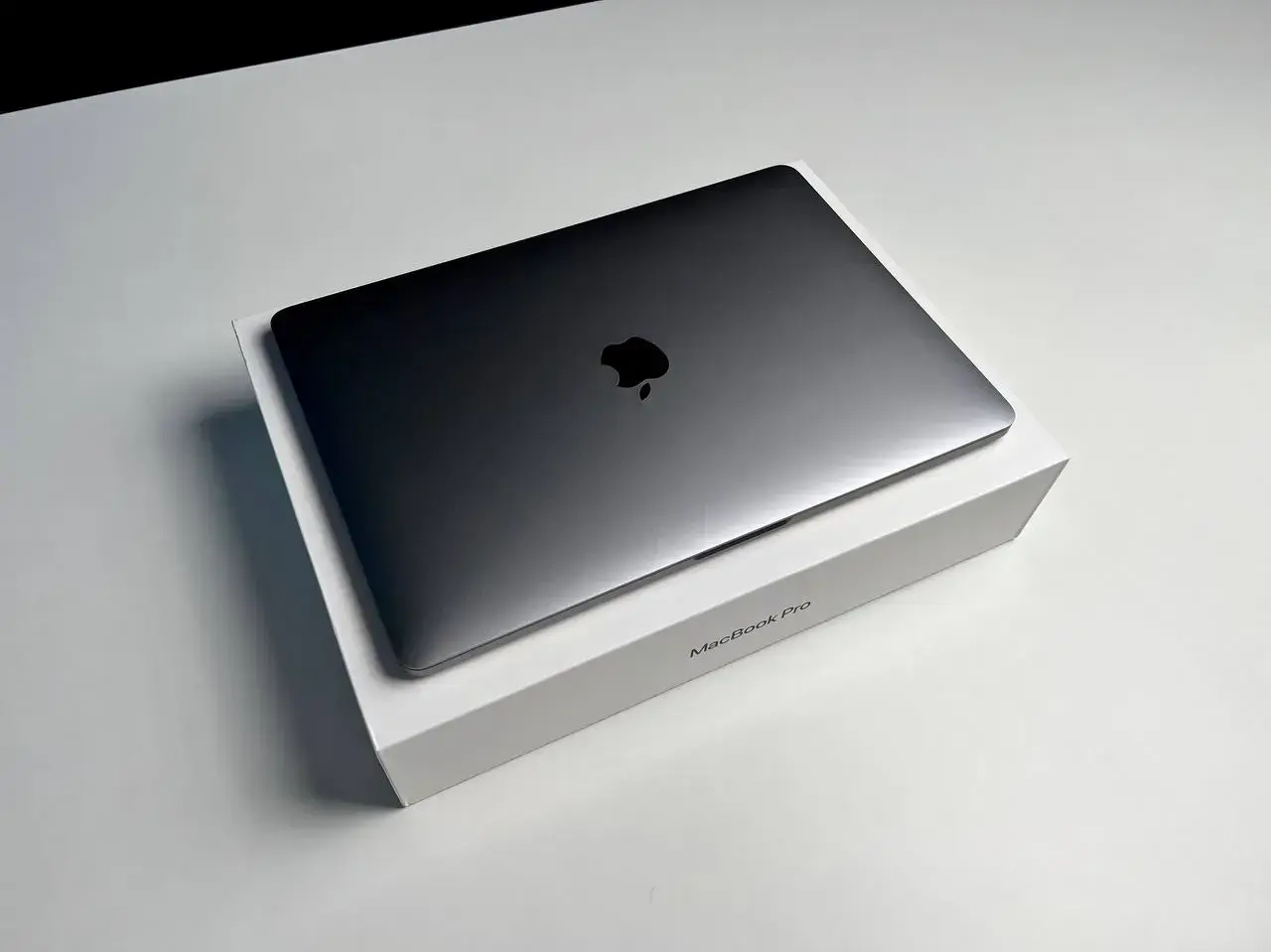 USED MacBook Pro 13" Space Gray (Z0Y60002F) 2020 (i5/32GB/512SSD)(Стан - 9/10. Комплект - повний | гарантія - 1 міс.) - Cycle 0