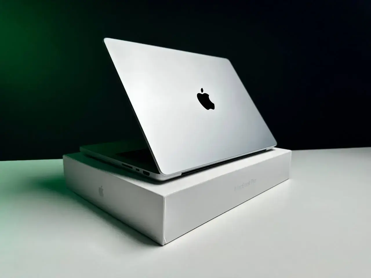 USED MacBook Pro 14" Silver (MKGR3) 2021 (Состояние - 9.5/10. Комплект - полный | гарантия - 1 мес.) - Cycle 82 циклы