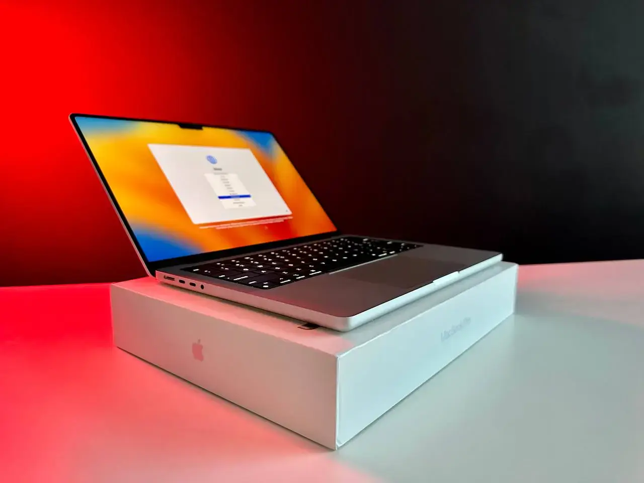 USED MacBook Pro 14" Silver (MKGR3) 2021 (Состояние - 9.5/10. Комплект - полный | гарантия - 1 мес.) - Cycle 82 циклы