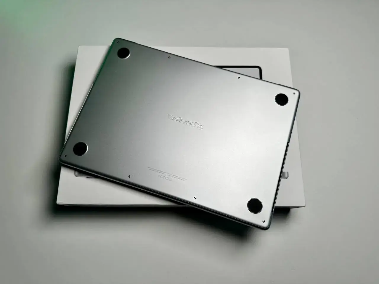 USED MacBook Pro 14" Silver (MKGR3) 2021 (Состояние - 9.5/10. Комплект - полный | гарантия - 1 мес.) - Cycle 82 циклы
