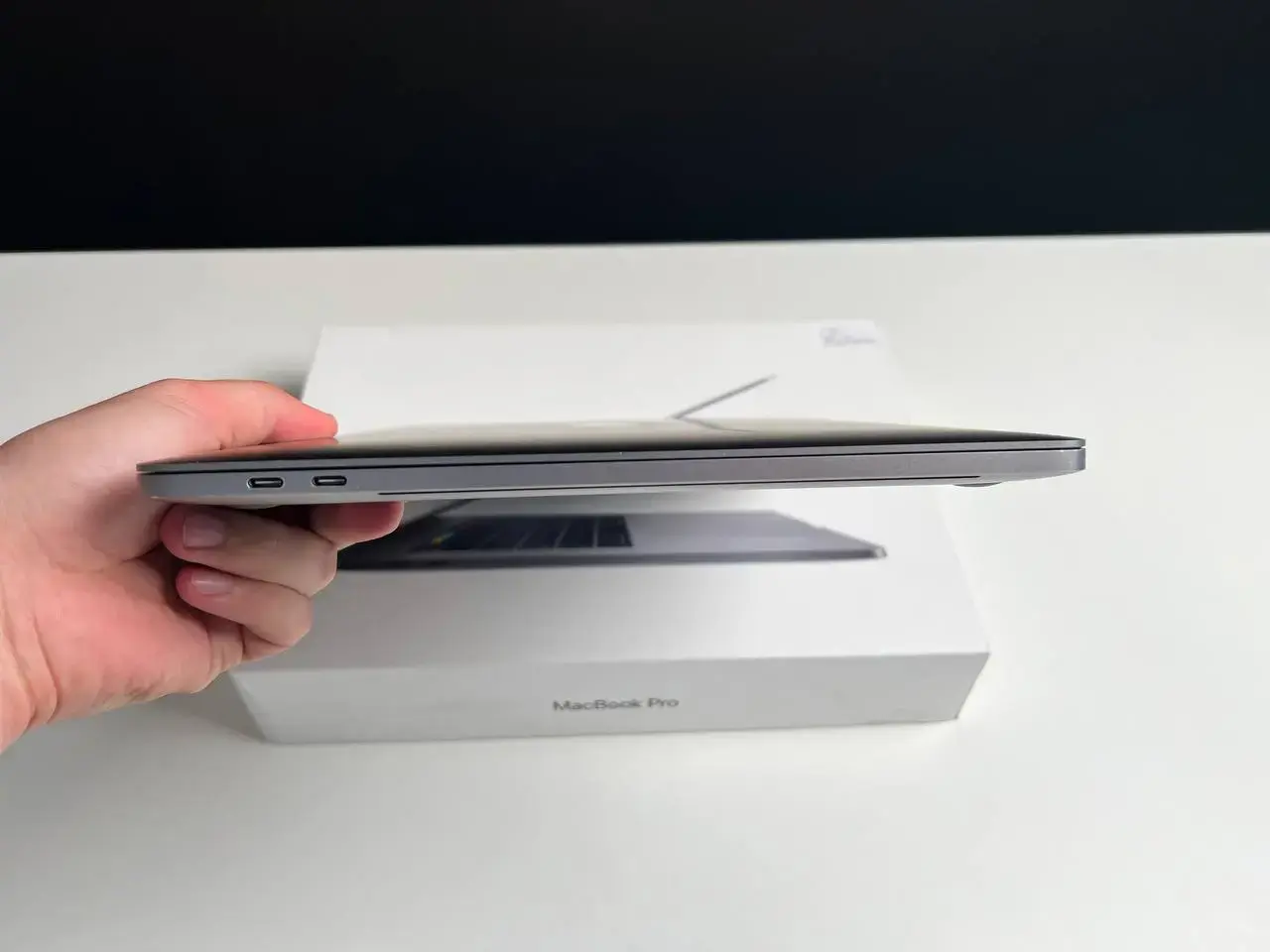 💻 USED MacBook Pro 15" Space Gray (MR932) 2018 (Стан - 9/10. Комплект - повний | гарантія - 1 міс.) - Cycle 272