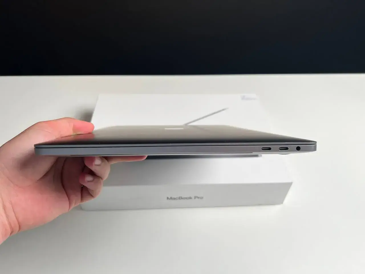 💻 USED MacBook Pro 15" Space Gray (MR932) 2018 (Стан - 9/10. Комплект - повний | гарантія - 1 міс.) - Cycle 272
