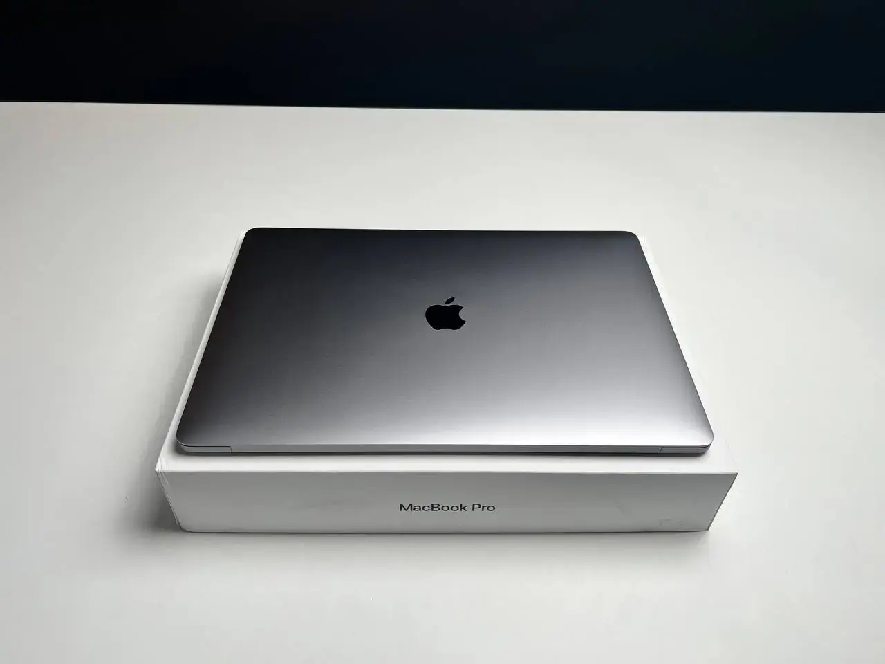 💻 USED MacBook Pro 15" Space Gray (MR932) 2018 (Стан - 9/10. Комплект - повний | гарантія - 1 міс.) - Cycle 272