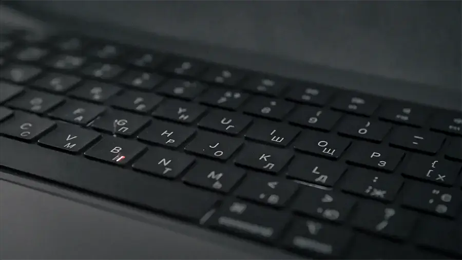 Гравіювання кирилиці на клавіатурі