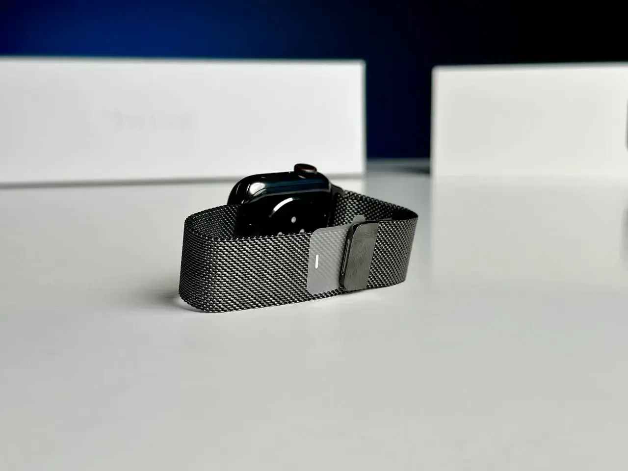 OPEN BOX Apple Watch Series 8 GPS + Cellular 41mm Graphite Stainless Steel Case with Milanese Loop Graphite (MNJL3, MNJM3)
