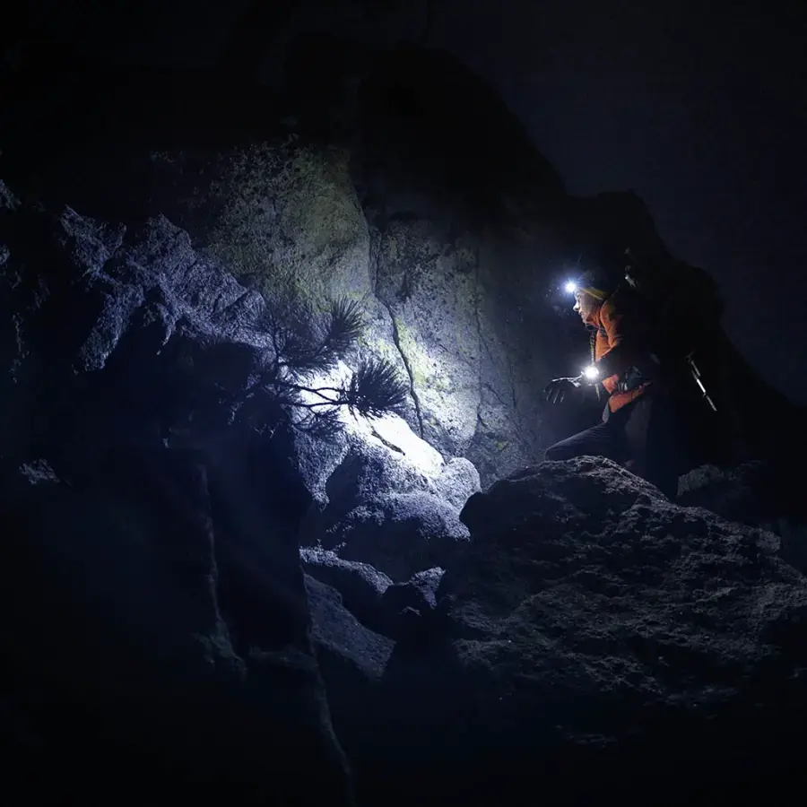 Смарт-годинник Garmin Epix Pro (Gen 2) Sapphire Edition | 42 mm Soft Gold with Light Sand Band (010-02802-11)