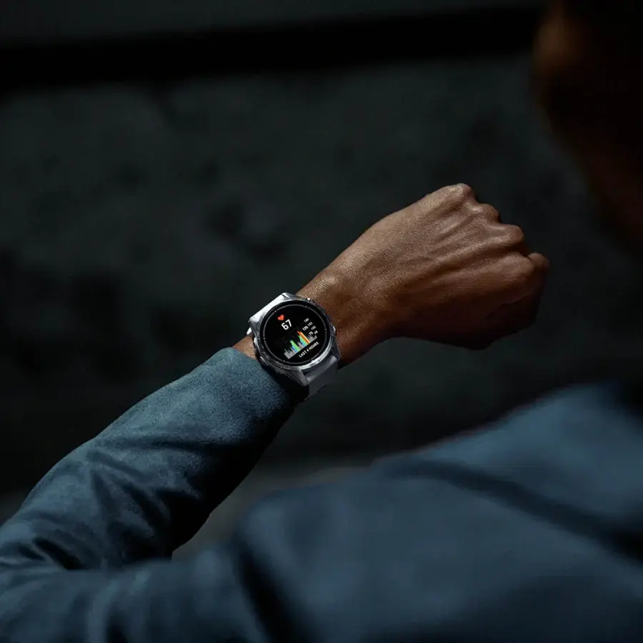 Смарт-годинник Garmin Epix Pro (Gen 2) Sapphire Edition | 42 mm Soft Gold with Light Sand Band (010-02802-11)