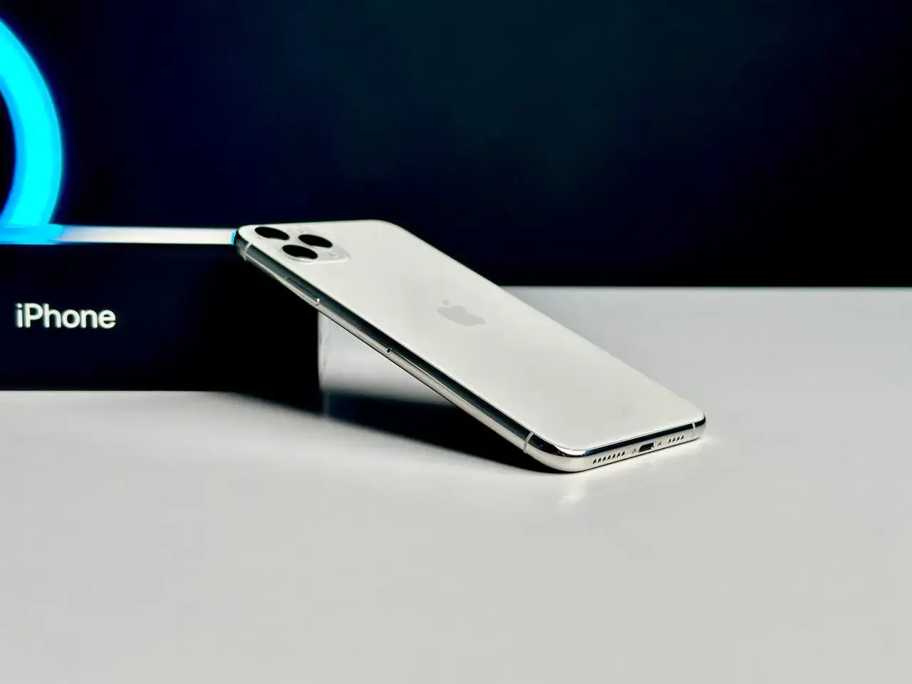 📲USED Apple iPhone 11 Pro Max 64GB Silver (MWH02),🔋100% (Состояние - 9/10, Комплект - iPhone, коробка | гарантия - 1 мес.)