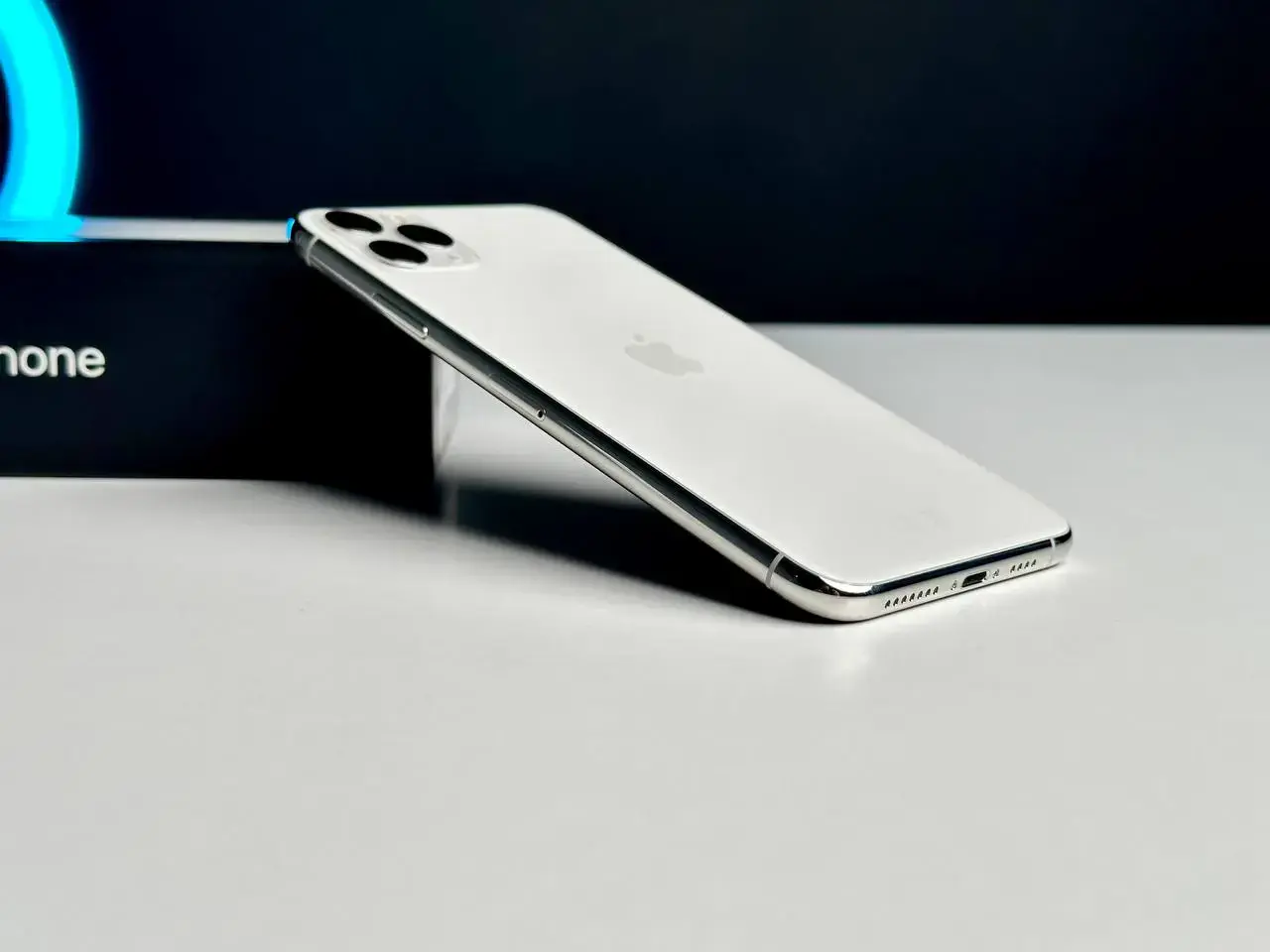 📲USED Apple iPhone 11 Pro Max 64GB Silver (MWH02),🔋100% (Состояние - 9/10, Комплект - iPhone, коробка | гарантия - 1 мес.)