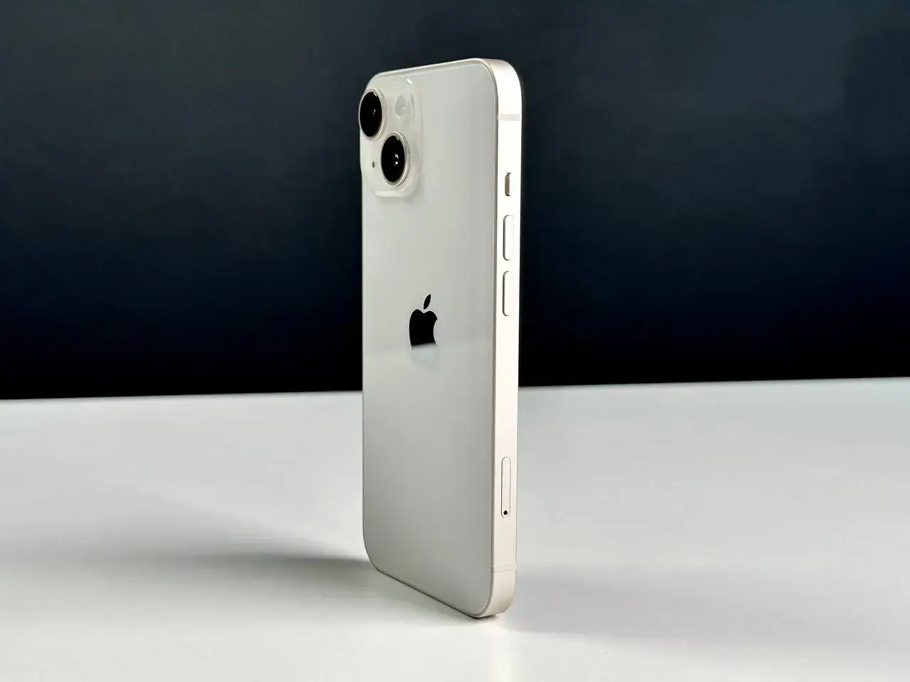 USED Apple iPhone 14 256GB Starlight (MPW43)🔋95% (Стан - 10/10, Комплект - iPhone, кабель зарядки | гарантія - 1 міс.)
