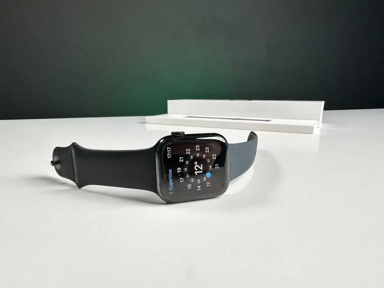 USED Apple Watch Series 4 (GPS + Cellular) 44mm Space Black Stainless Steel Case с Black Sport Band (MTV52, MTX22)