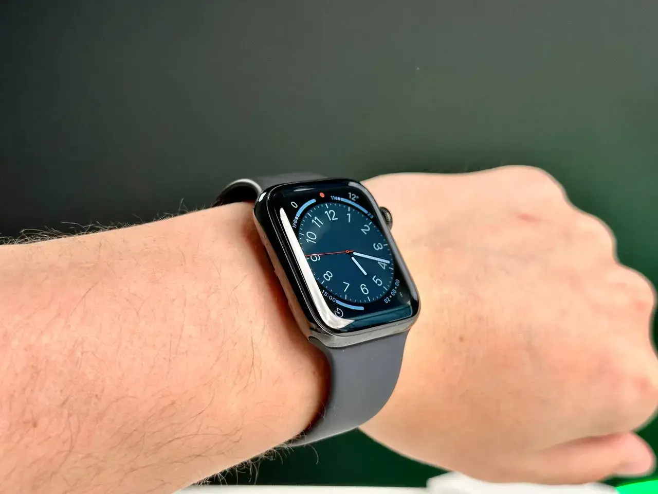 USED Apple Watch Series 4 (GPS + Cellular) 44mm Space Black Stainless Steel Case с Black Sport Band (MTV52, MTX22)