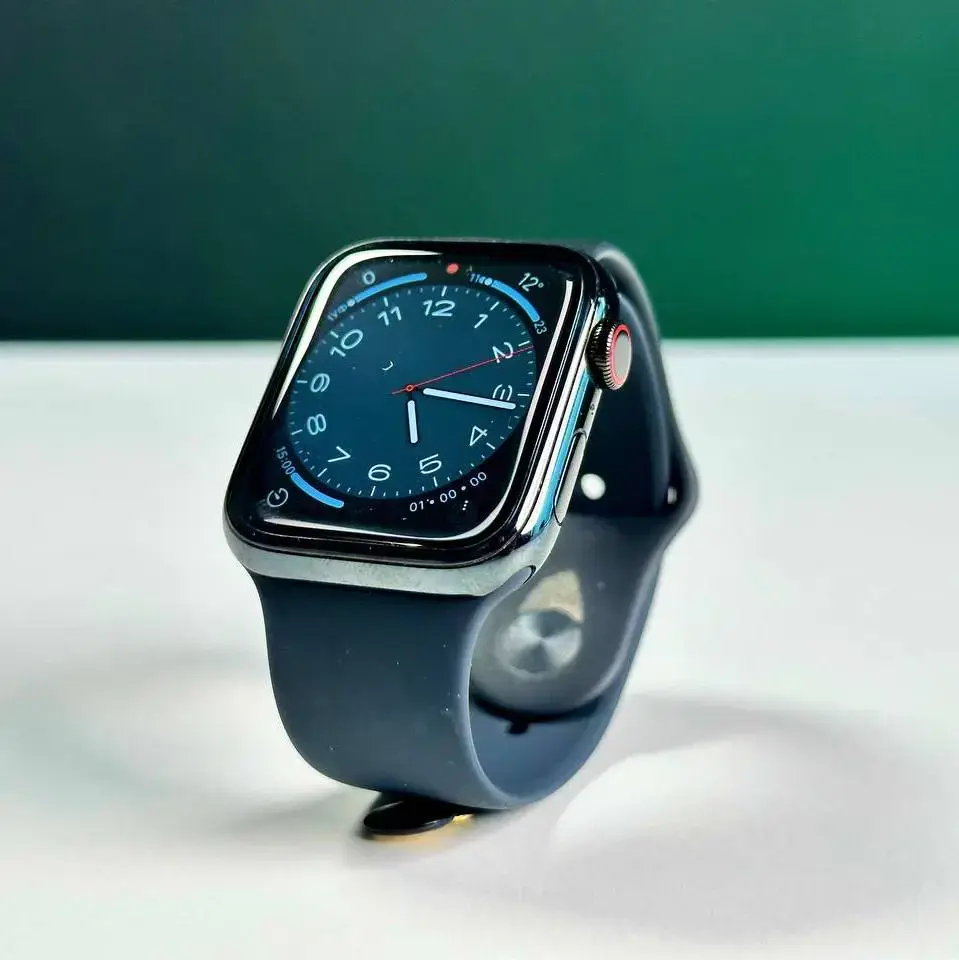 USED Apple Watch Series 4 (GPS + Cellular) 44mm Space Black Stainless Steel Case с Black Sport Band (MTV52, MTX22)